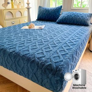 Solid Color Plush Fitted Sheet, Button Flower Pattern Fitted Sheet, Mattress Protector, Skin-Friendly Soft Fabric, Pillowcase Not Included, Machine Washable, All-Season Use